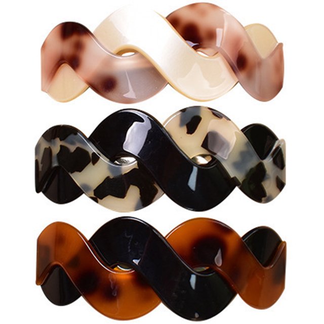 3 Pcs Pinces à Cheveux à Ressort Barrettes Support de Chignon Porte-Queue de Cheval. un Ensemble de Trois Barrettes Ondulées en Acrylique et Alliage, Présentant des Couleurs Assorties Incluant des Motifs d'Écaille de Tortue. Chaque Pince Mesure Environ 10,00x3,50x1,50 cm et Est Conçue pour Tenir les Cheveux en Toute Sécurité Lors d'Activités comme Se Laver le Visage Ou Coiffer. Légères et Portatives, Ces Pinces Conviennent aux Soins Capillaires Décontractés et à l'Usage Quotidien.