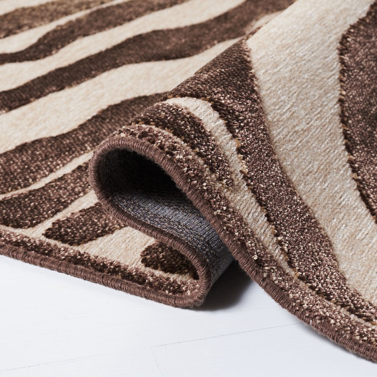 SAFAVIEH Paradise Kady Animal Striped Area Rug, Cream/Brown, 5'3" x 7'6"