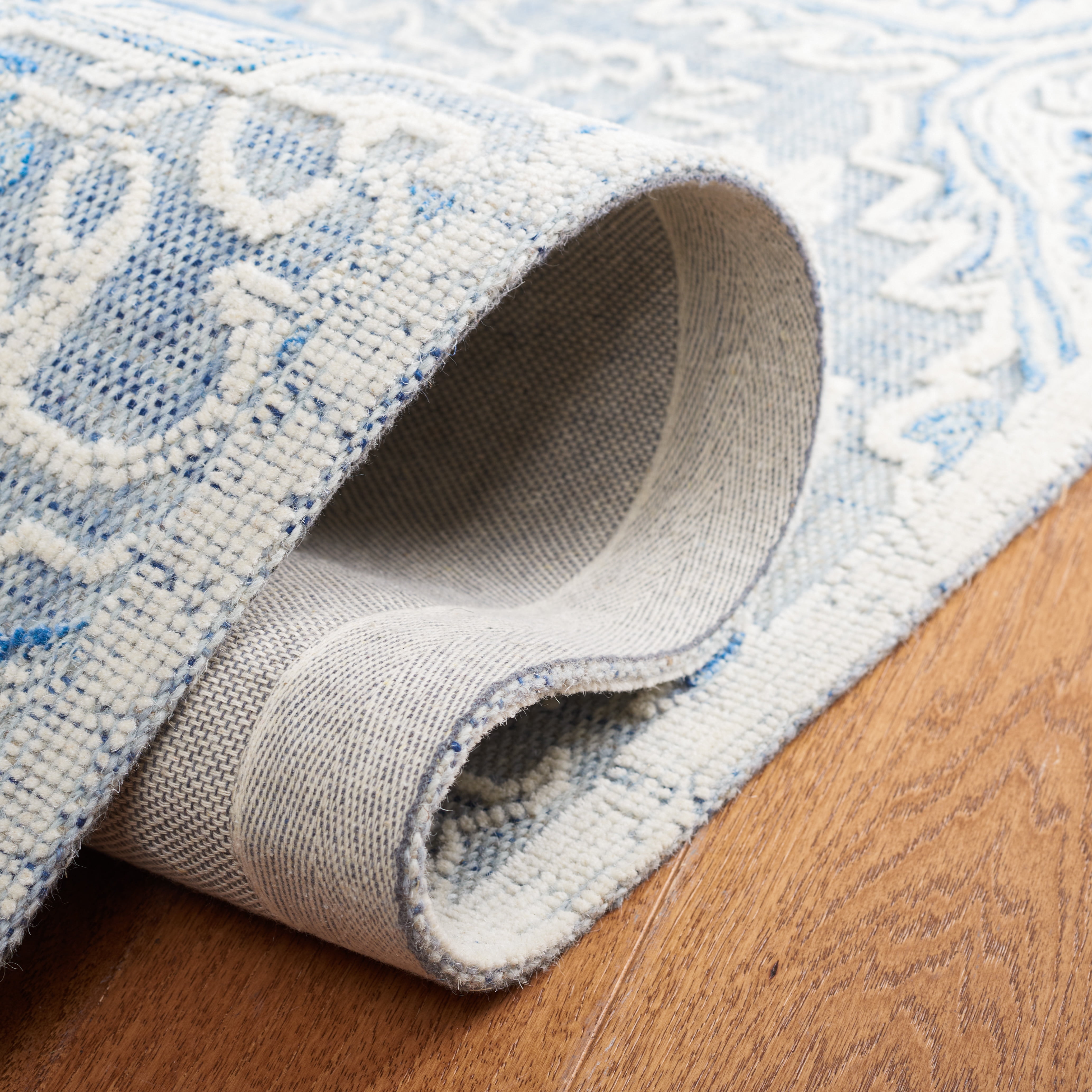 SAFAVIEH Trace Mia Medallion Area Rug, Blue/Ivory, 6' x 6' Square