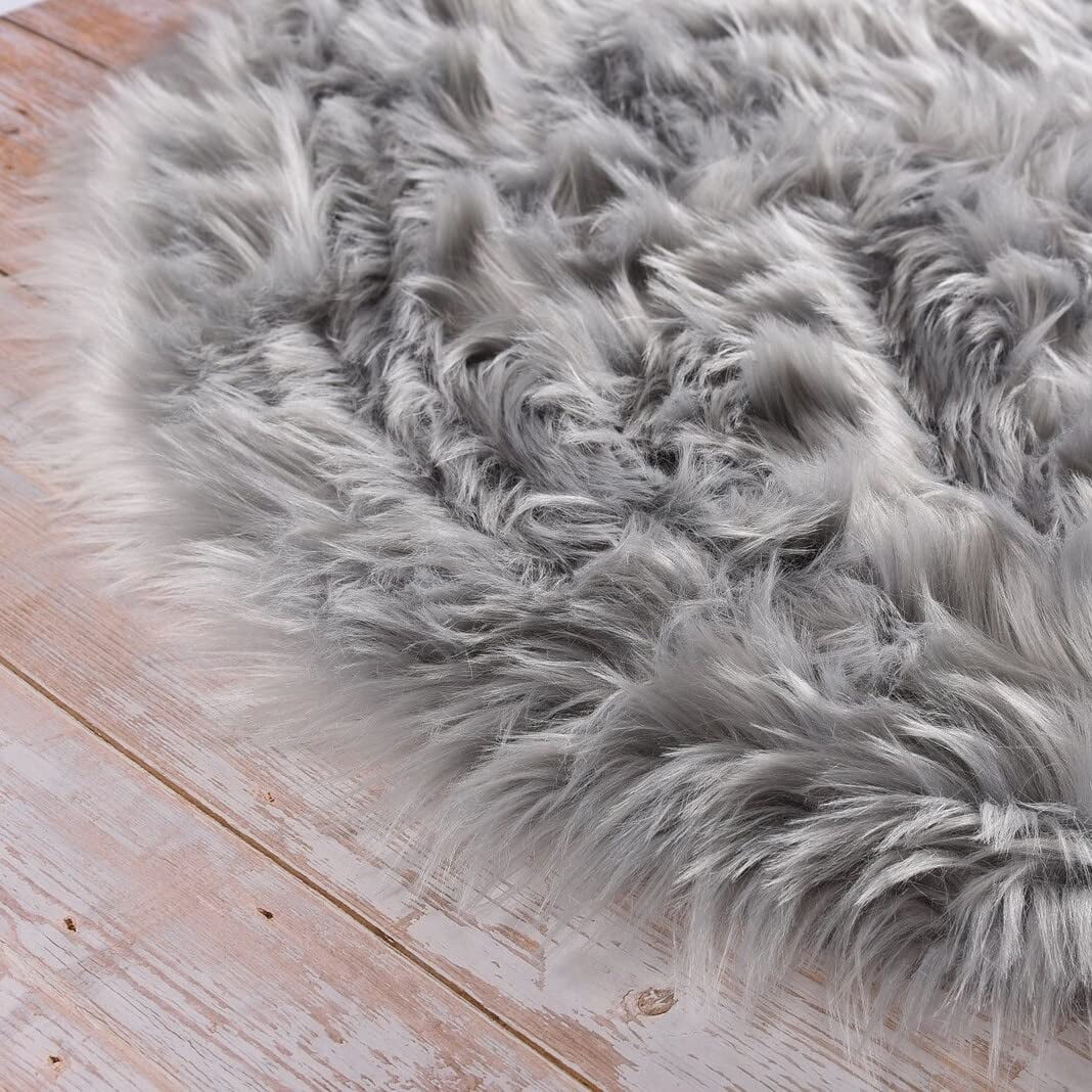 ORINOVA Silver Gray Faux Washable Shaggy Fur Rugs For Bedroom Plush Area Rugs For Living Room 2x3 Nursery Rug Home Room D?cor
