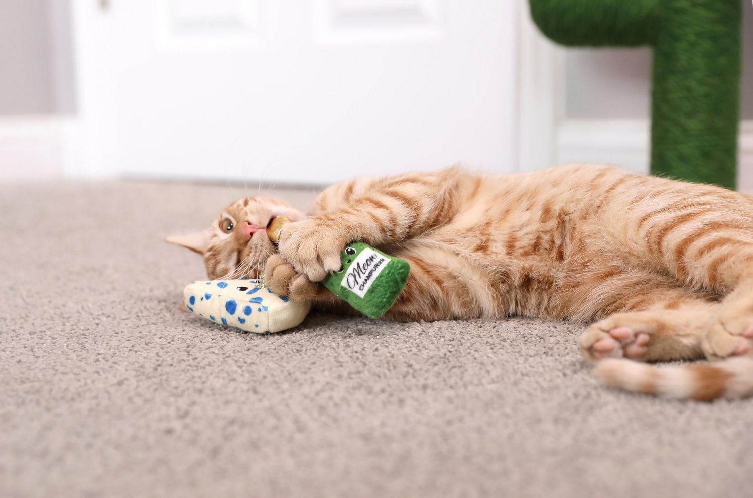 Quirky Kitty Wine & Cheese Plush Catnip 2 pack Cat Toy