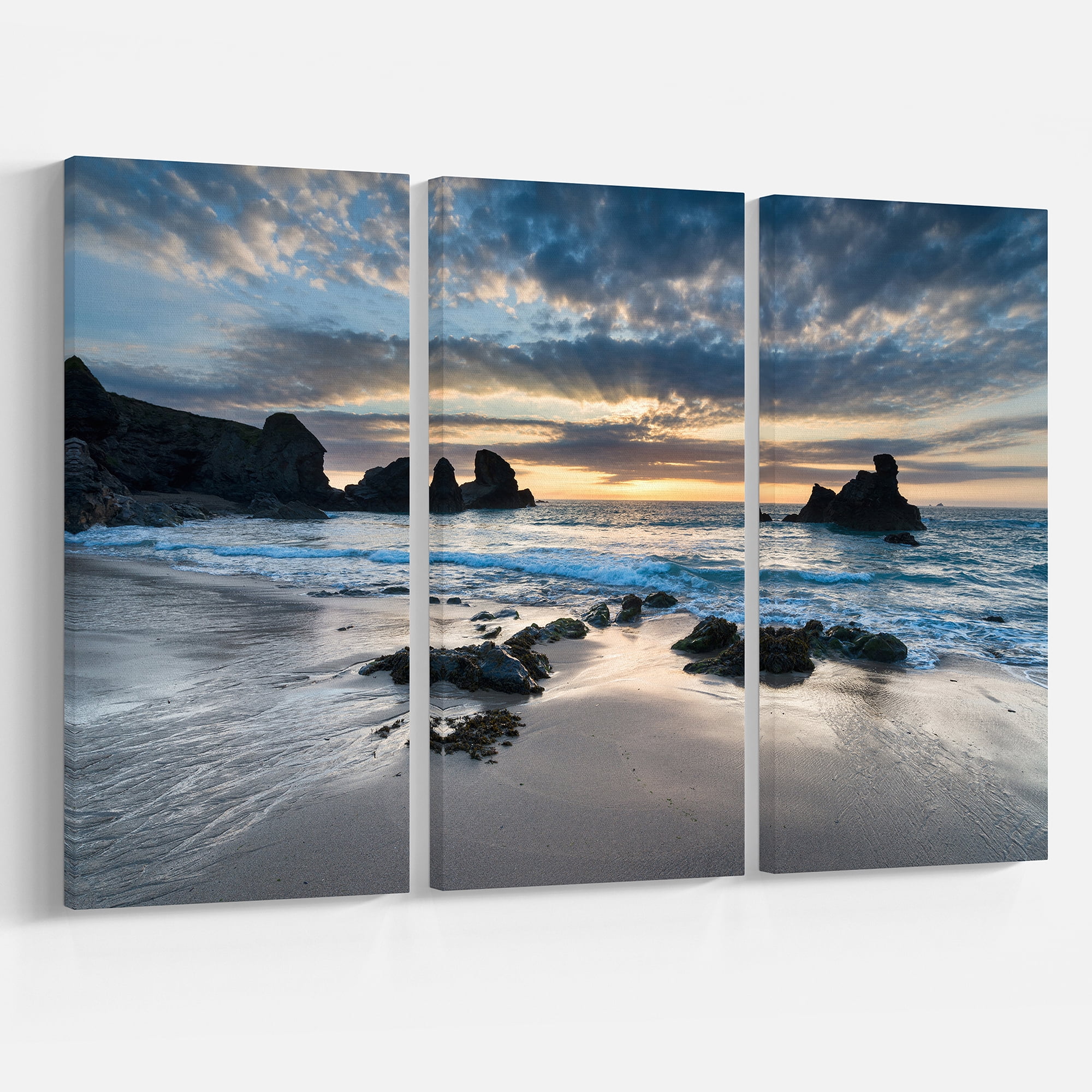 Designart 'Beautiful Porthcothan Bay ' Seashore Canvas Art Print