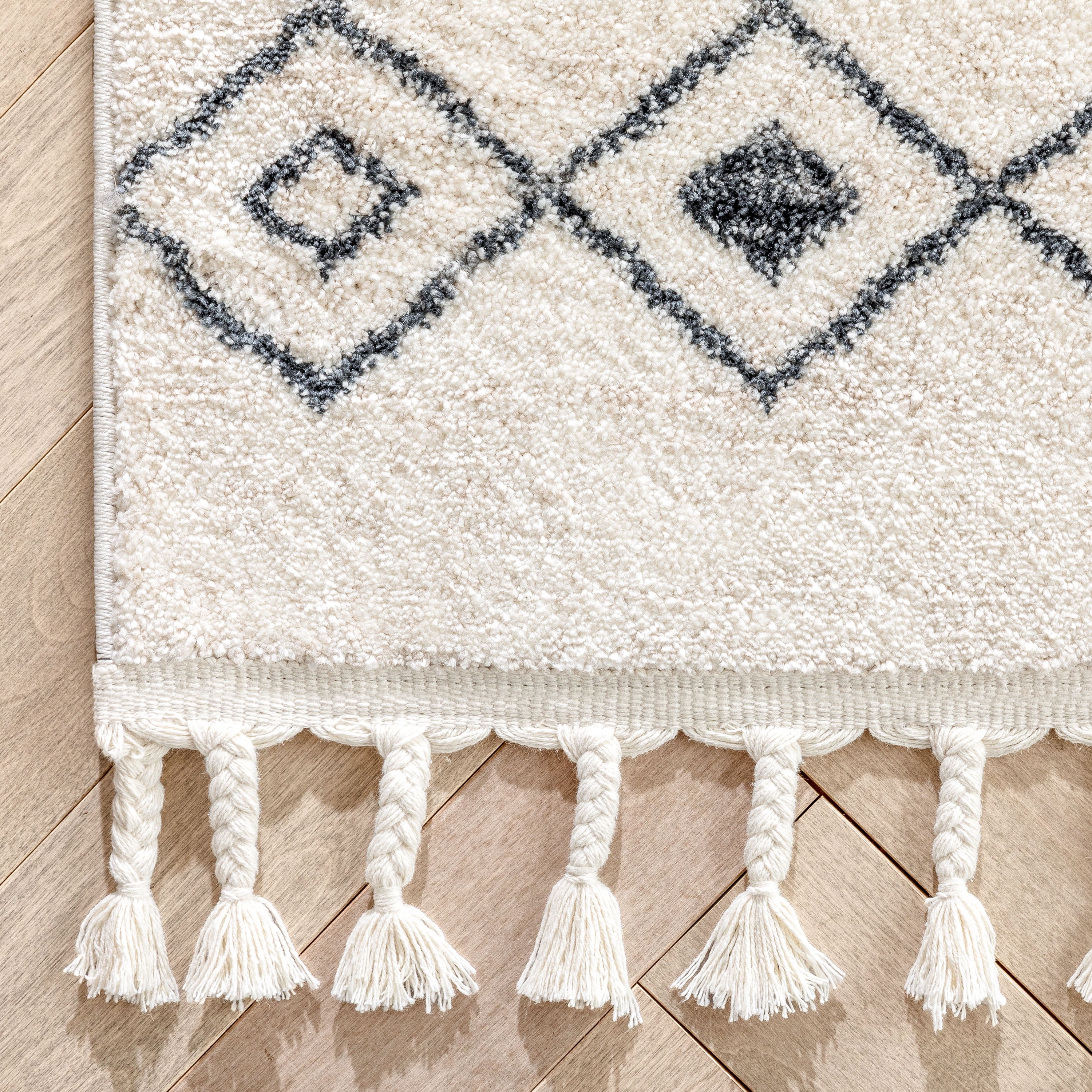 Well Woven Serenity Transistora Tribal Geometric Pattern Charcoal Ivory 7'10" x 9'10" Area Rug