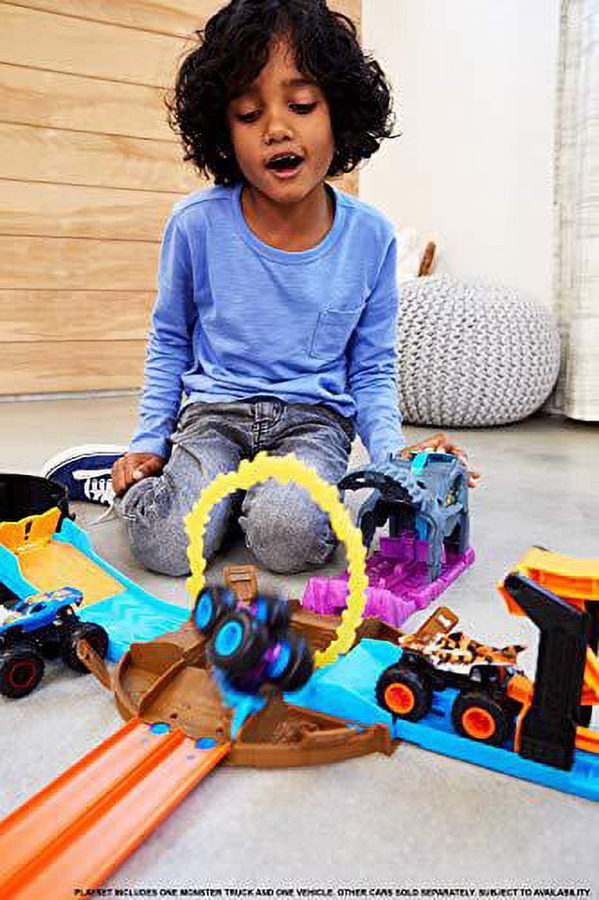 Hot Wheels Monster Pit & Launch Truck Vehicle Playset (3 Pieces)