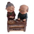 thumbnail image 1 of Advancent Feliz pareja de ancianos estatuilla resina vejez vida decoración del hogar hacer bolas de hervida Type2, 1 of 1
