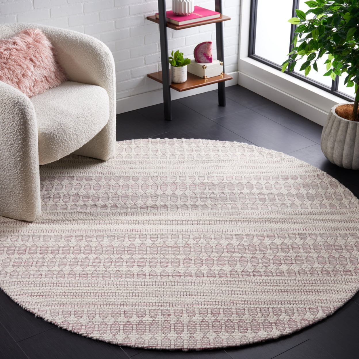 SAFAVIEH Marbella Norton Geometric Area Rug, Pink/Ivory, 6' x 6' Round