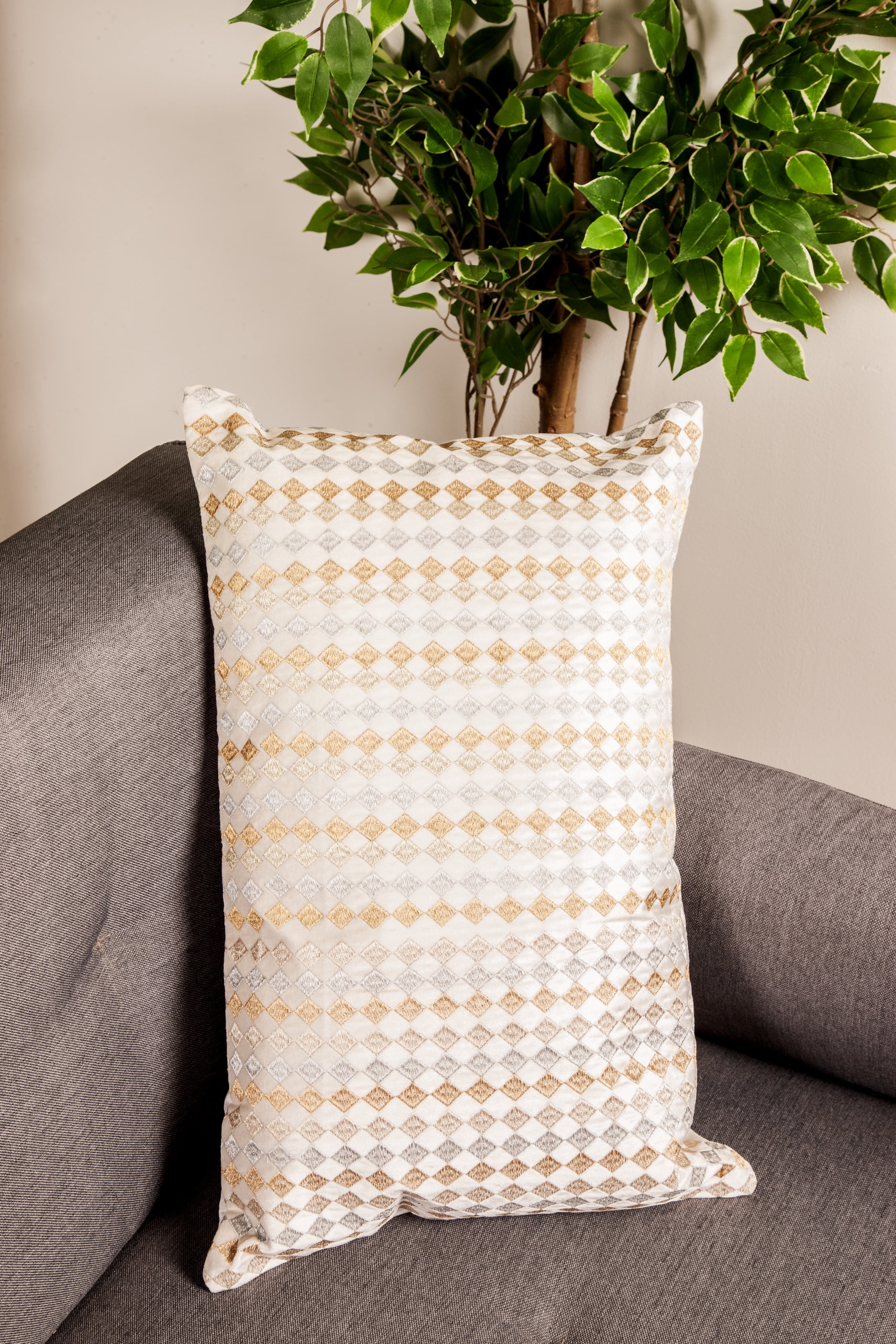 Decmode Rectangular White Velvet Throw Pillow with Metallic Gold and