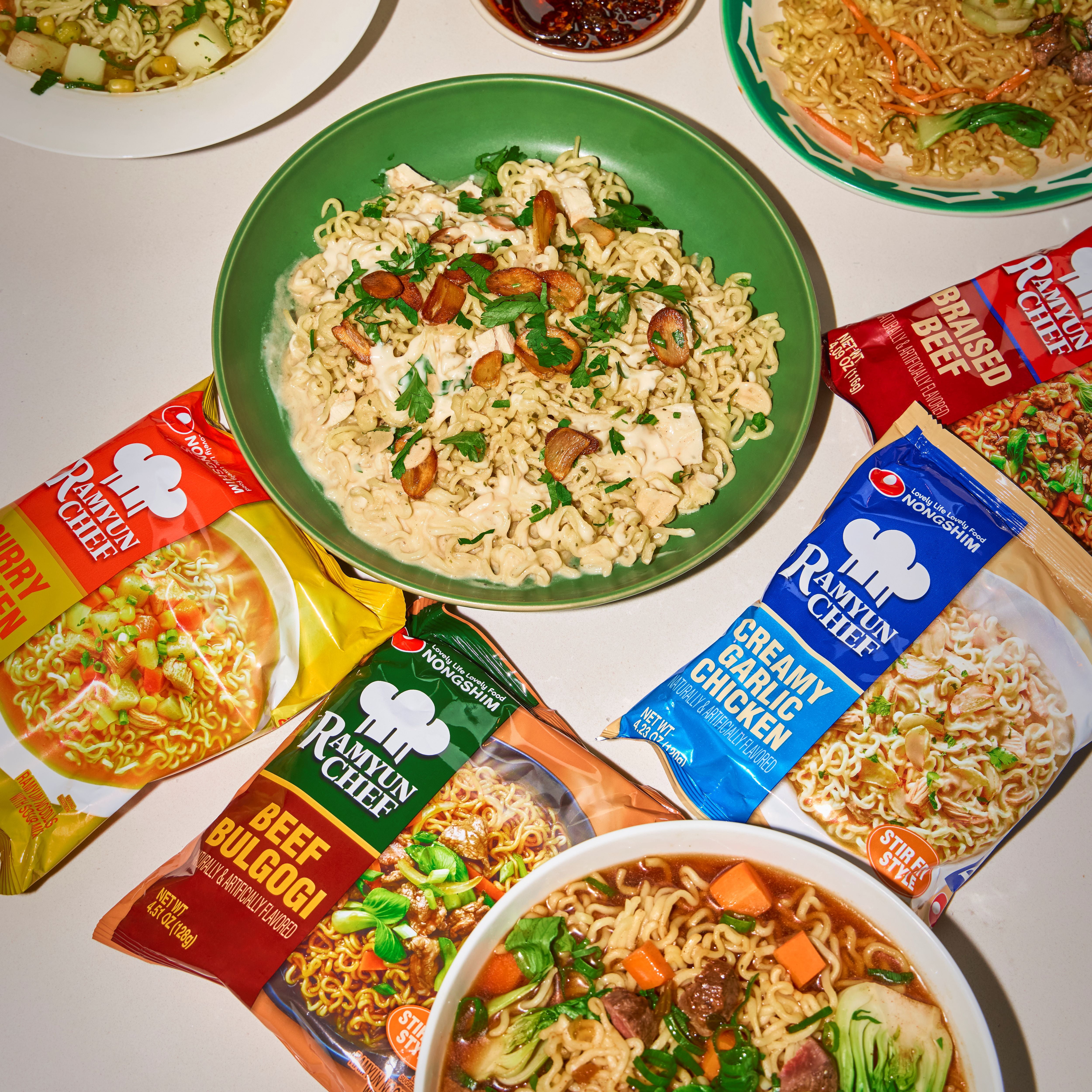 Nongshim Ramyun Chef, Creamy Garlic Chicken, Stir Fry, 4.23 oz (120g), 4 pack