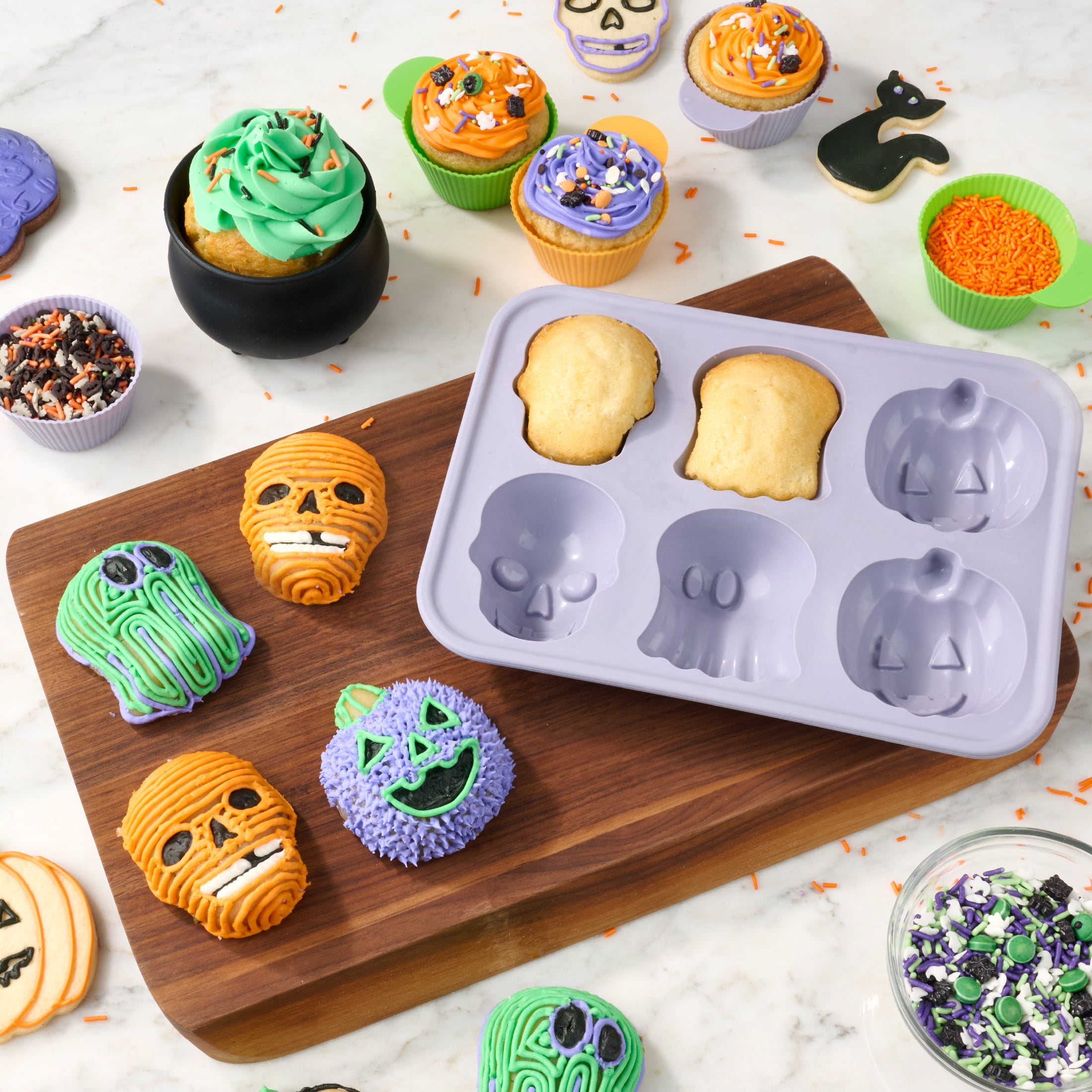 Way To Celebrate 6 Cavity Silicone Cakelet Pan, Jack-o’-lantern, Ghost and Skull designs, Purple