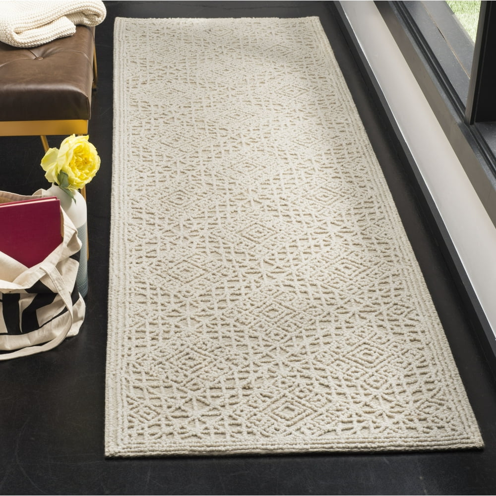 SAFAVIEH Trace Fionntan Geometric Wool Runner Rug, Light Beige, 2'3" x