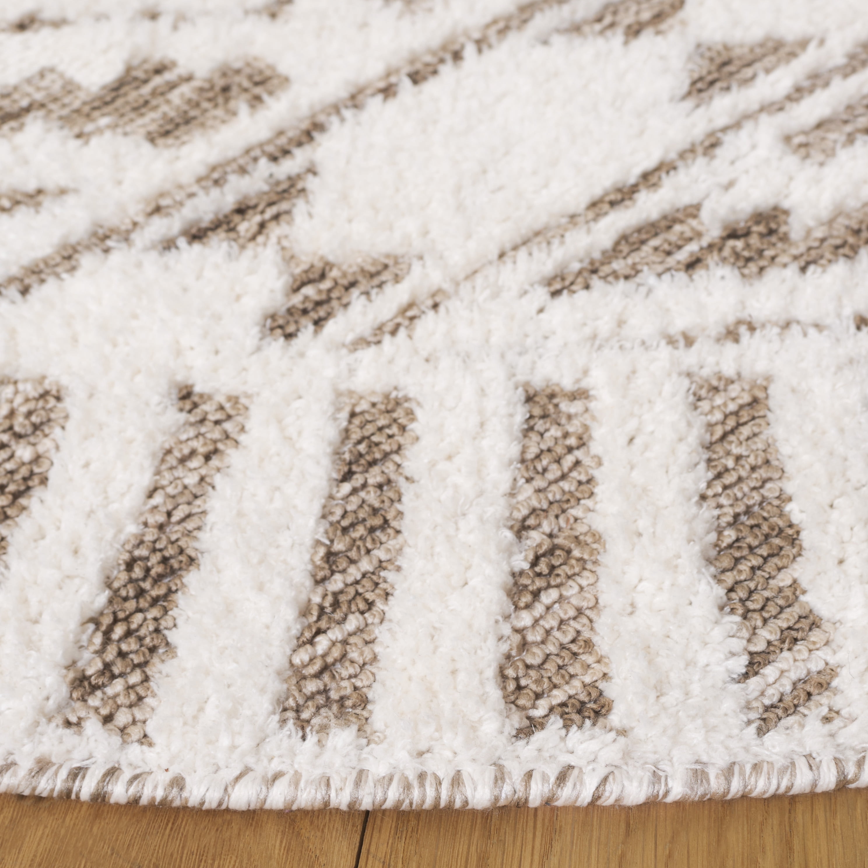 SAFAVIEH Audrey Joss Moroccan Area Rug, Ivory/Beige, 6' x 6' Round