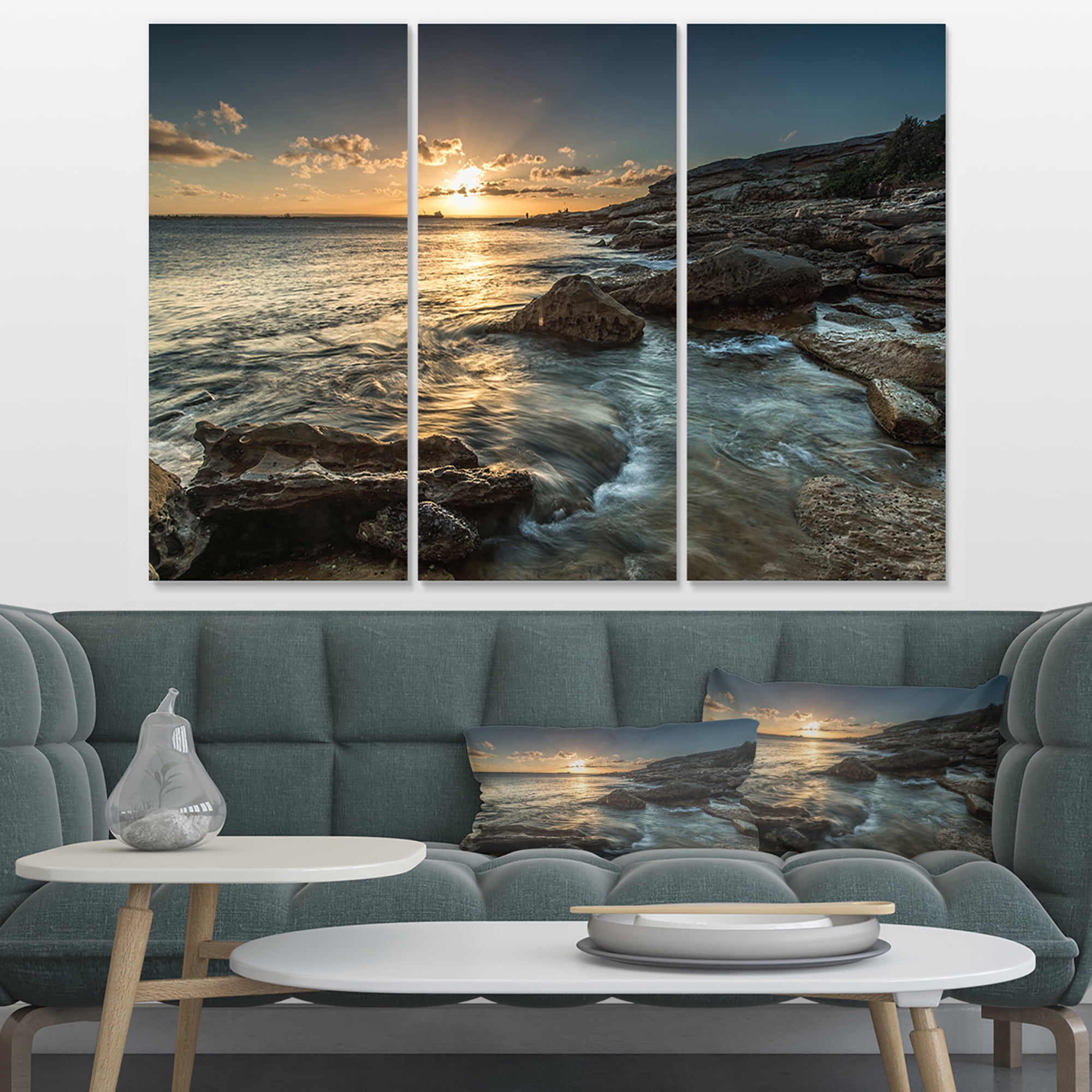 Designart 'Sydney Beach with Bright Sunset ' Seascape Canvas Art Print