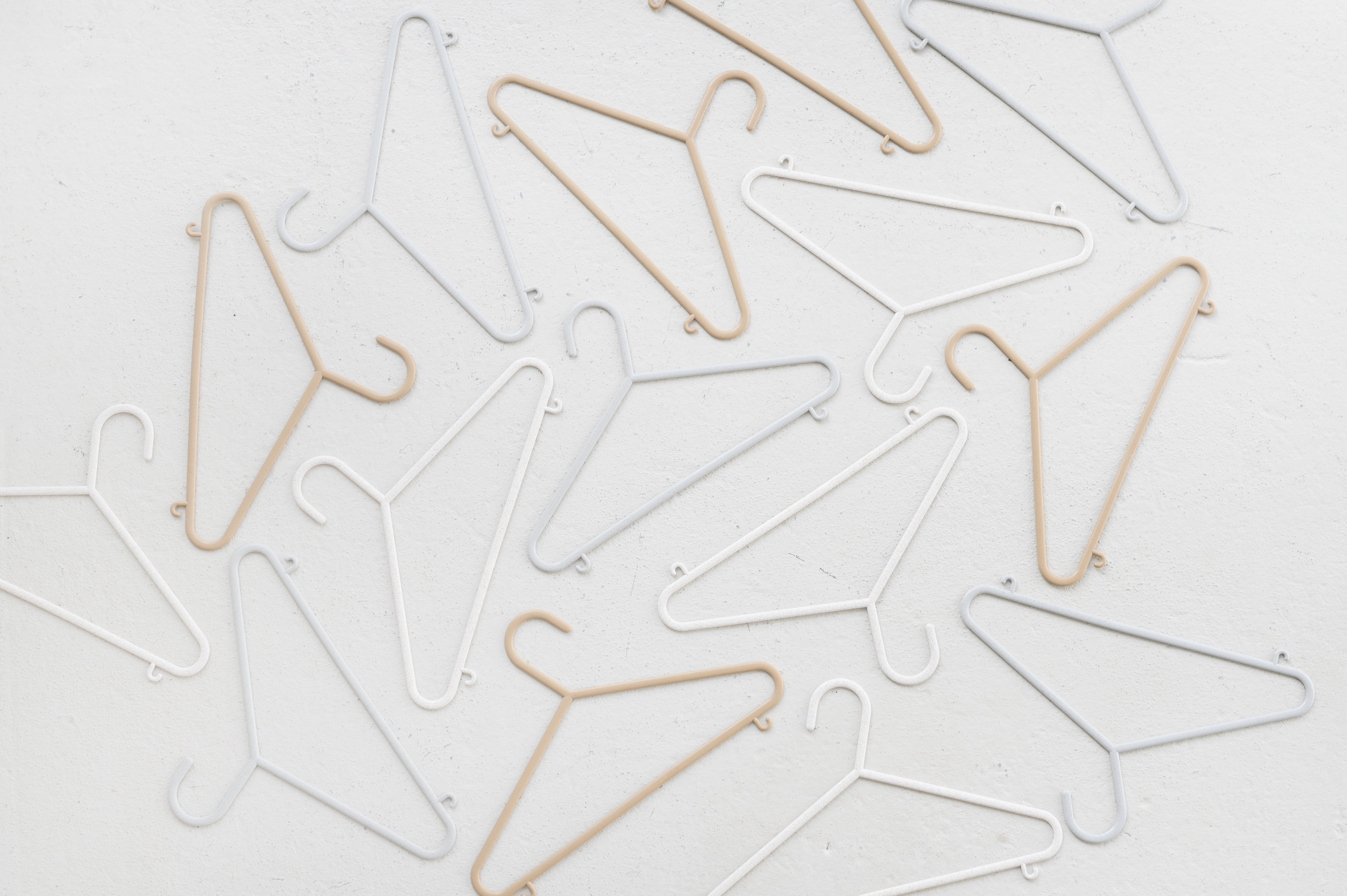 3 Sprouts Baby Wheat Straw Plastic Clothes Hangers - Pack of 30 - Assorted Speckled Cream, Gray, Brown