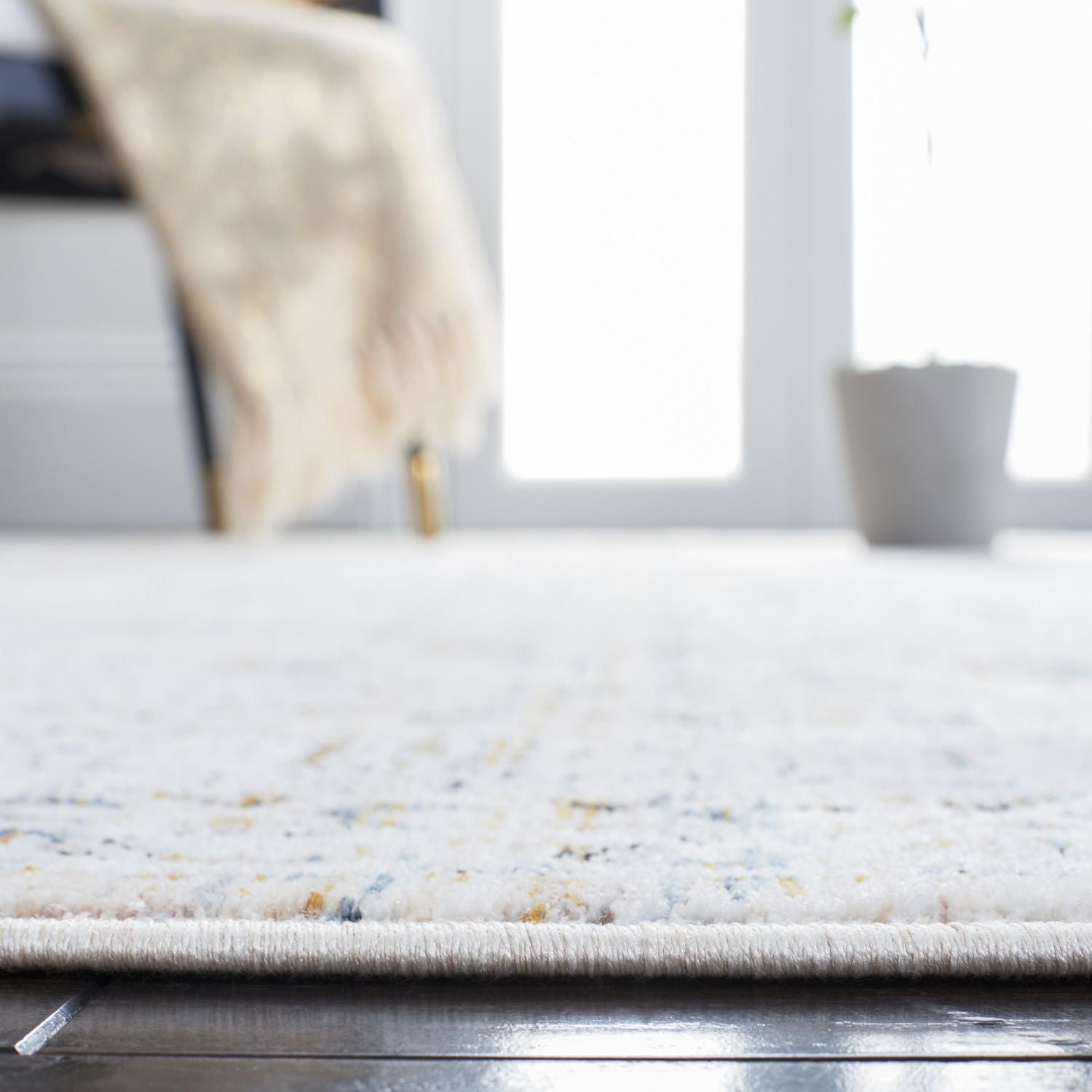 SAFAVIEH Moondust Finn Floral Area Rug