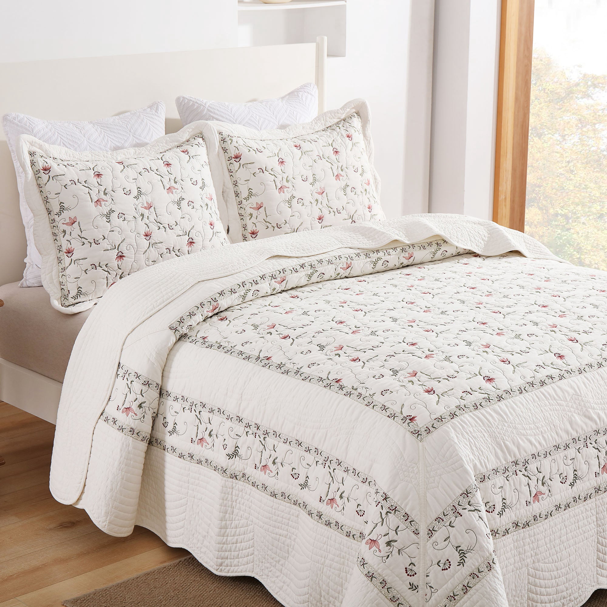 3Pcs 100% Cotton Embroidery Delicate Floral Quilt Bedspread Set