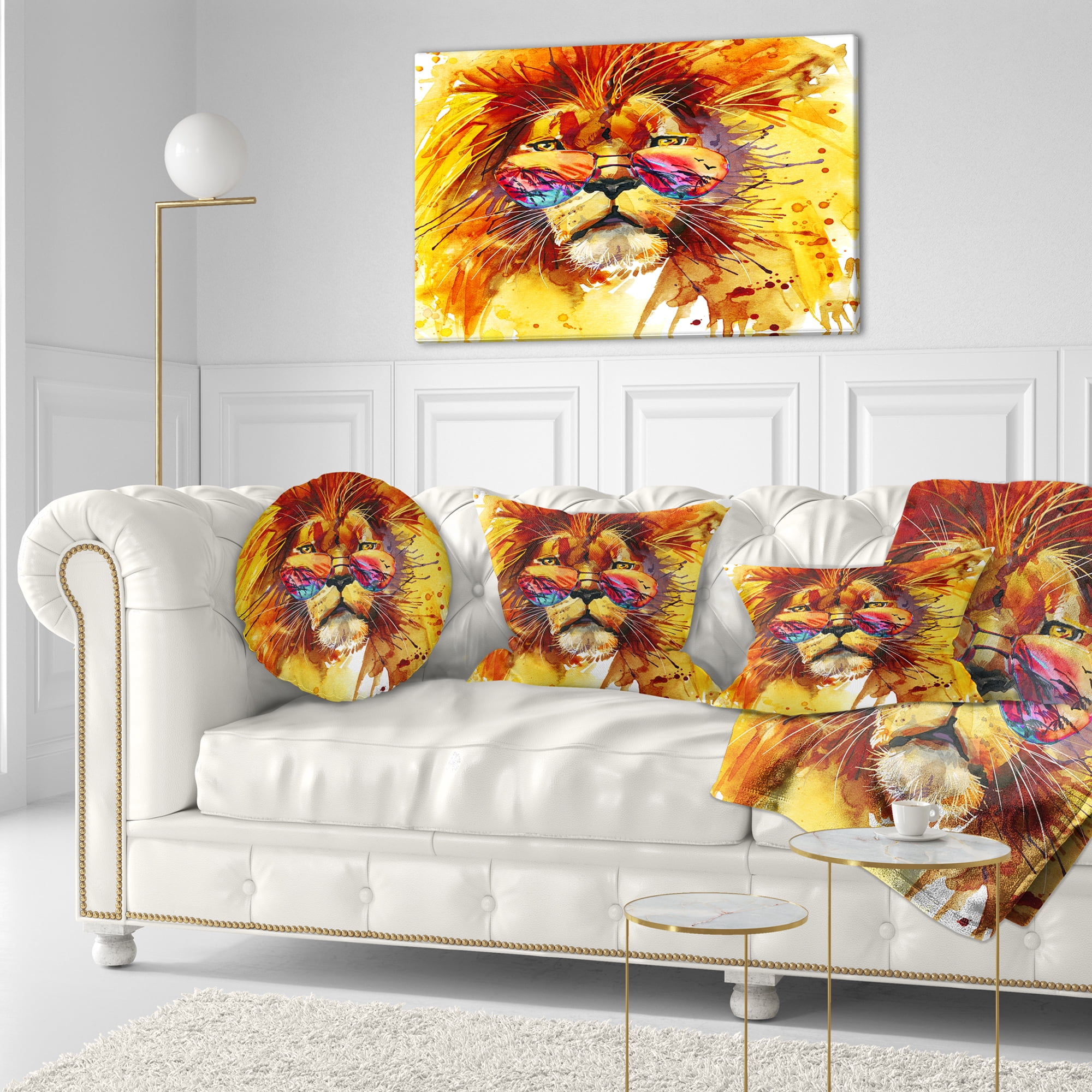 Designart The King Watching - Animal Throw Pillow - 12x20