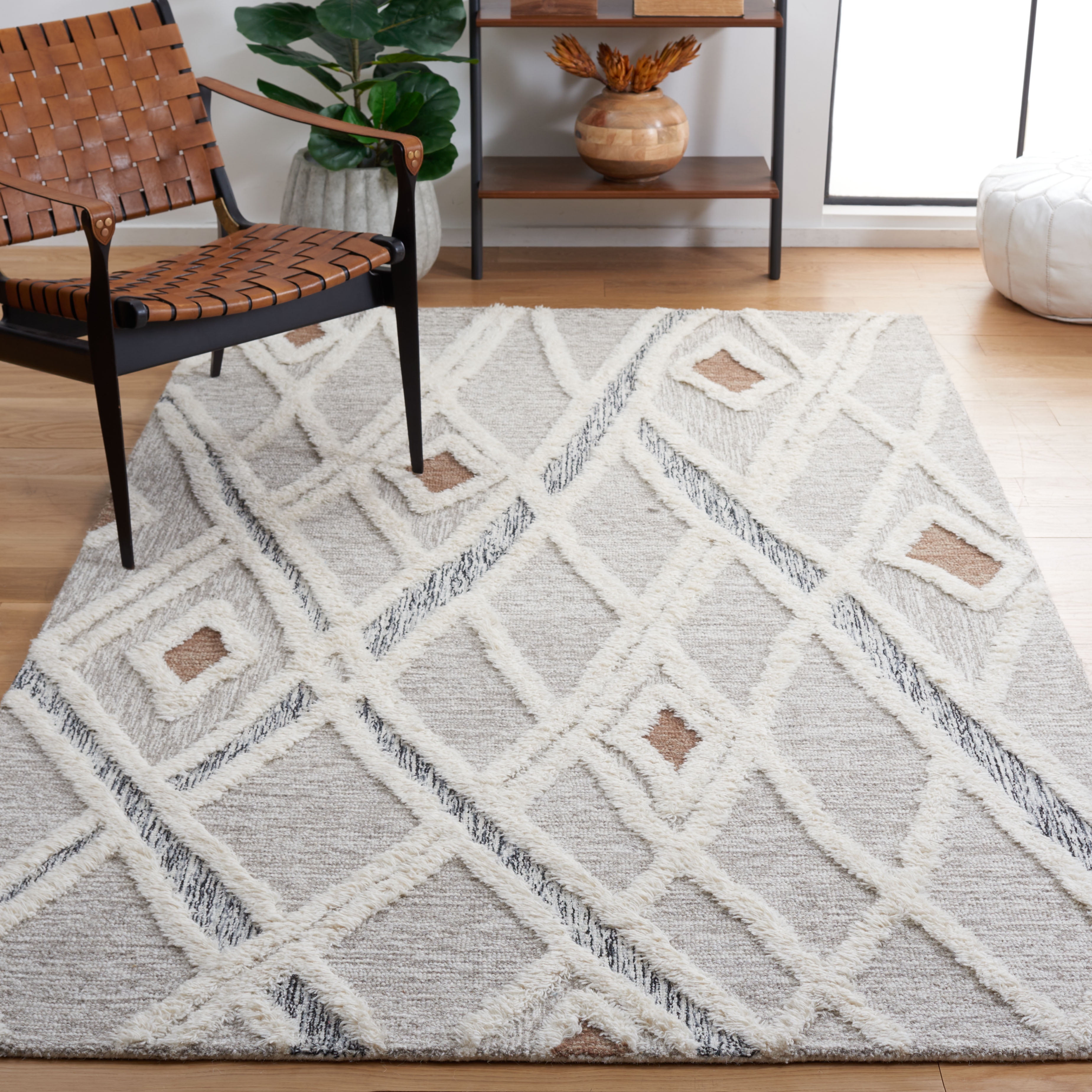SAFAVIEH Casablanca Amelia Diamond Area Rug, Grey/Ivory, 2'3" x 4'
