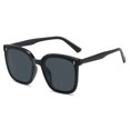 thumbnail image 4 of Gafas de sol para mujer, gafas de sol de moda para hombre, gafas de conducción anti-ultravioleta, gafas de adelgazamiento de cara grande, 4 of 6