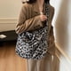 thumbnail image 2 of Bolso Hombro Mujeres Lambswool Leopardo Gran Capacidad Bolsillo, 2 of 9