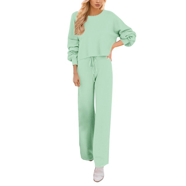 pijamas de dos piezas gibobby conjunto de punto mujer manga larga suéter pantalón pierna ancha verde M — Vista frontal centrada: suéter de manga larga con cuello redondo, bajo recortado y mangas acanaladas holgadas; pantalón de cintura alta con cordón ajustable y pierna ancha; tejido de poliéster de aspecto suave y ajuste relajado, apto como conjunto casual y para viajar.