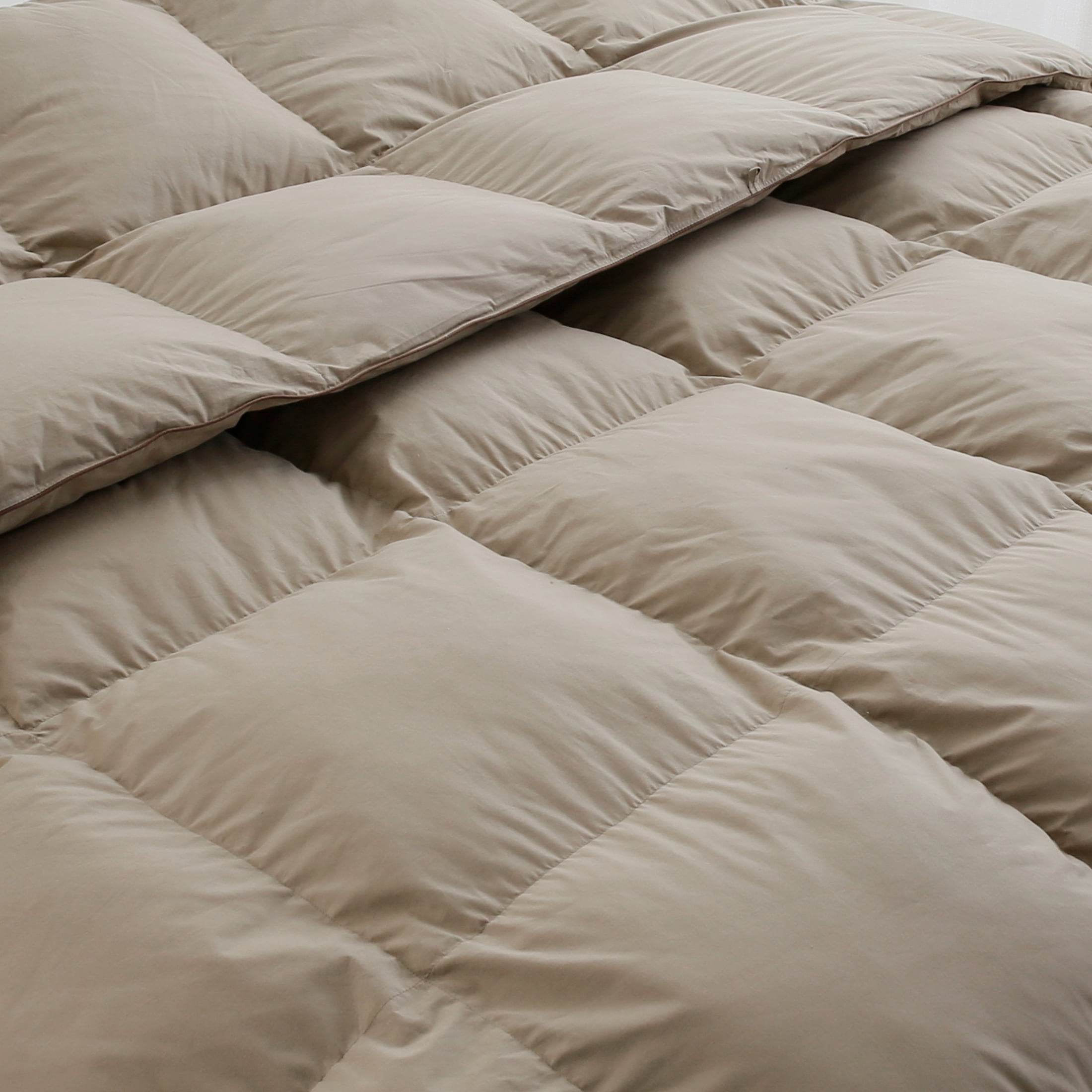 SNOWMAN Khaki King Size Feather Down Comforter,Ultra Soft Fluffy All Season Warm,Machine Washable Hypoallergenic
