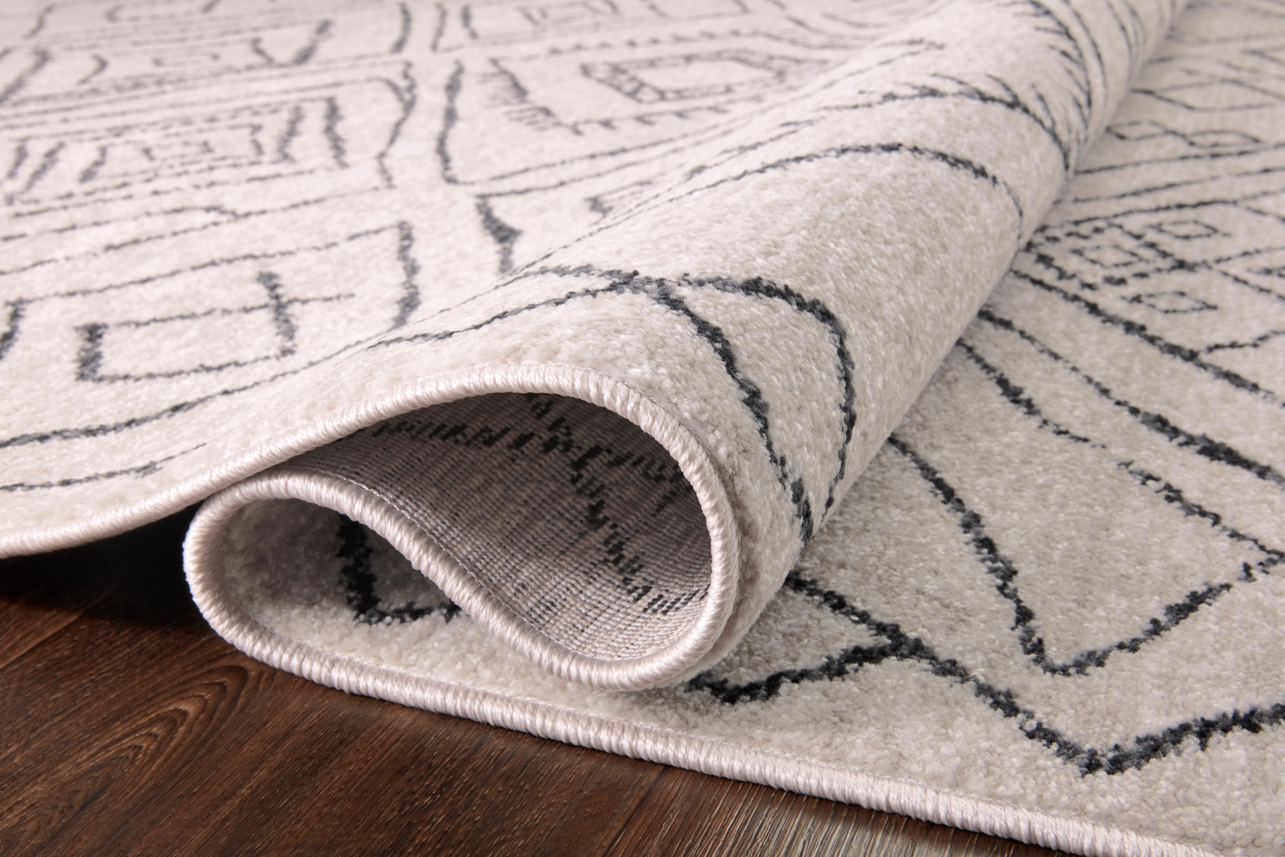 Loloi Vance Dove / Charcoal 2'-3" x 3'-10" Accent Rug