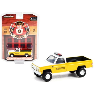 Greenlight 1/64 1986 Chevy C20 Fire Truck Diecast Model - Lawrenceburg Fire Dept First Attack Unit, Red