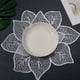 thumbnail image 4 of Mantel individual de PVC con forma de flor, impermeable, para comedor familiar, portátil, para cocina, restaurantes, fiestas en casa., 4 of 7