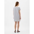 thumbnail image 2 of Camiseta holgada con bolsillo Dress GAP a rayas blancas y azul marino, 2 of 5