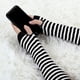 thumbnail image 4 of Guantes para mujeres INSPIRE CHIC con rayas blancas y negras, guantes sin dedos de acrílico, negro + blanco, 4 of 6