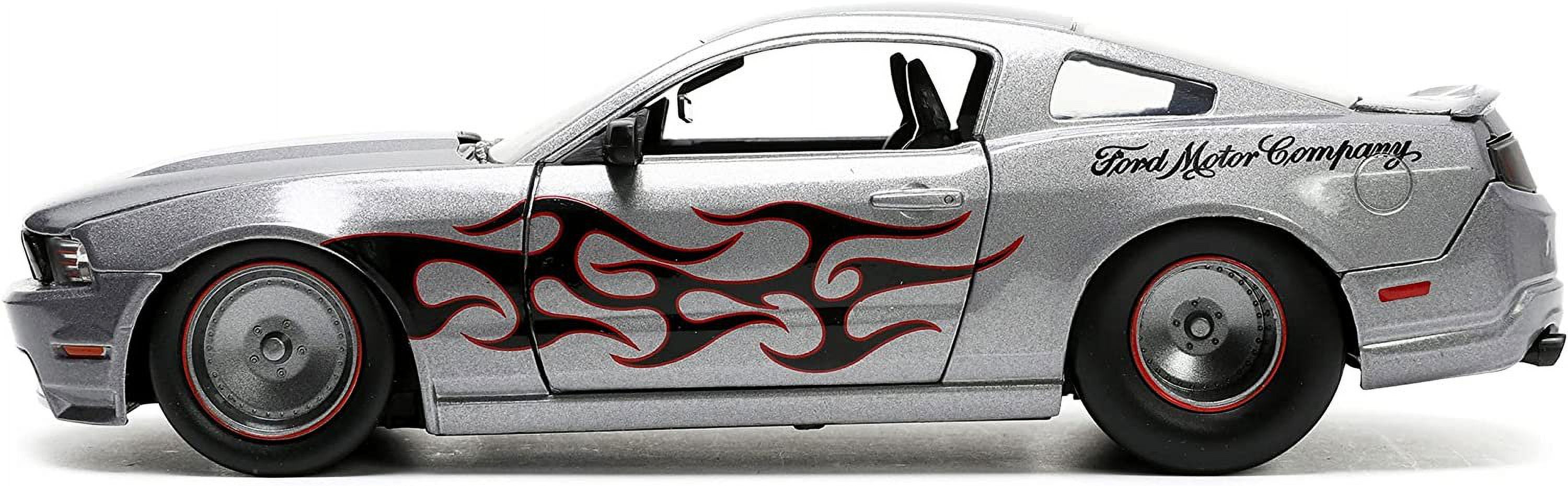 Jada Toys Big Time Muscle 1:24 2010 Ford Mustang GT Die-cast Car, Toys for Kids and Adults(Selections May Vary)