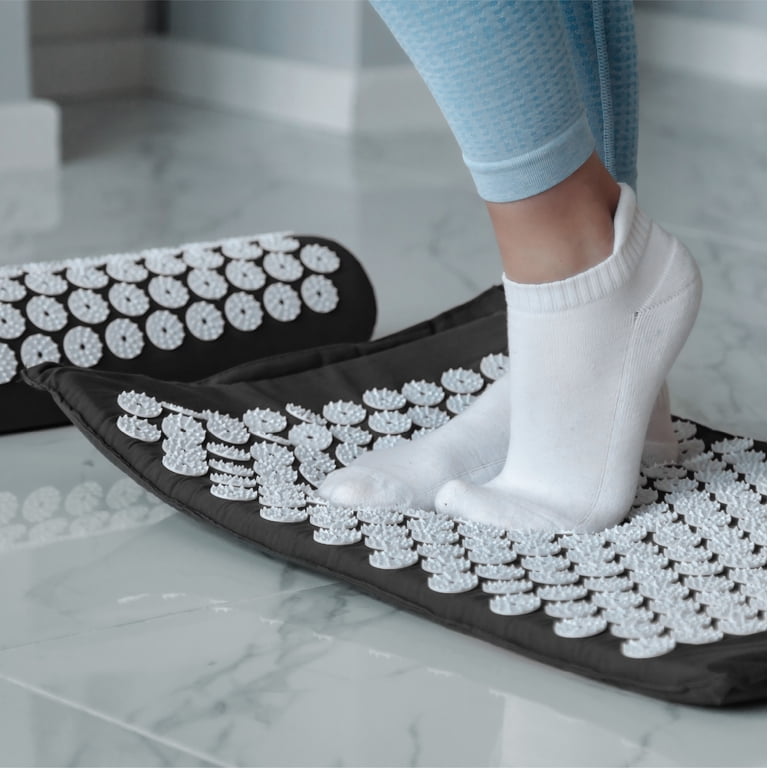 Acupressure Mat and Pillow Set with Travel Bag photo 2
