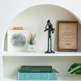 thumbnail image 4 of Escultura de resina Padre Hija | Figura de decoración del hogar de escritorio tallada a mano | Adorno de tema familiar cálido | Expositor de mesa de oficina | Regalo único | los 23,5x8,5x7,2cm, 4 of 5