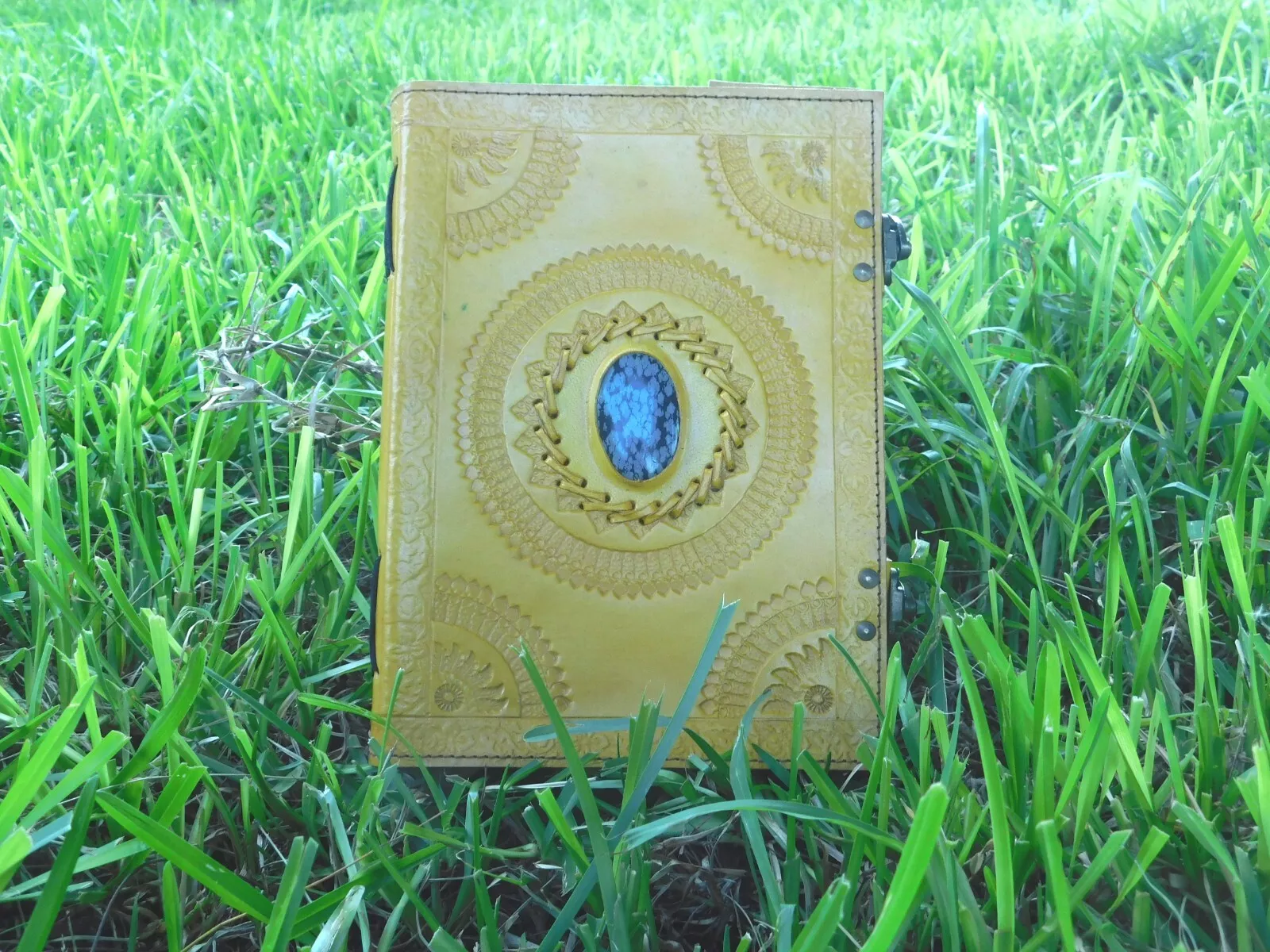 Handcrafted Embossed Design Vintage Leather Bound Journal Diary Healing Obsidian Stone Blank Notebook For Men & Women