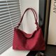 thumbnail image 3 of Bolso de hombro retro para viajeros, nuevo bolso de mensajero de invierno 2025 que combina con todo, el diseño de nicho popular de este año., 3 of 5