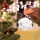 thumbnail image 3 of Bolas De Espuma De Pétalos De Brillo De Navidad Colgante Mini Decoración Colgante De Navidad Para Puertas De Árboles De Navidad Chimeneas Cortinas 3 Uds. Guardurnaity HA044546-01, 3 of 6