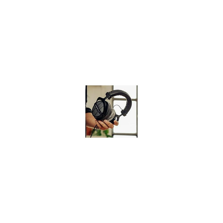 Free Shipping! Beyerdynamic DT 990 Pro 250 Ohm Studio Free Shipping! Beyerdynamic DT 990 Pro 250 Ohm Studio