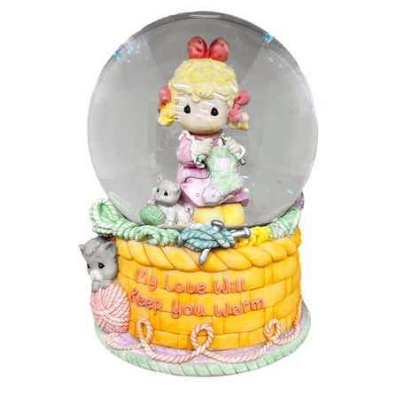 Precious Moments Vintage Musical Snow Globe Peace On Earth Christmas Globe