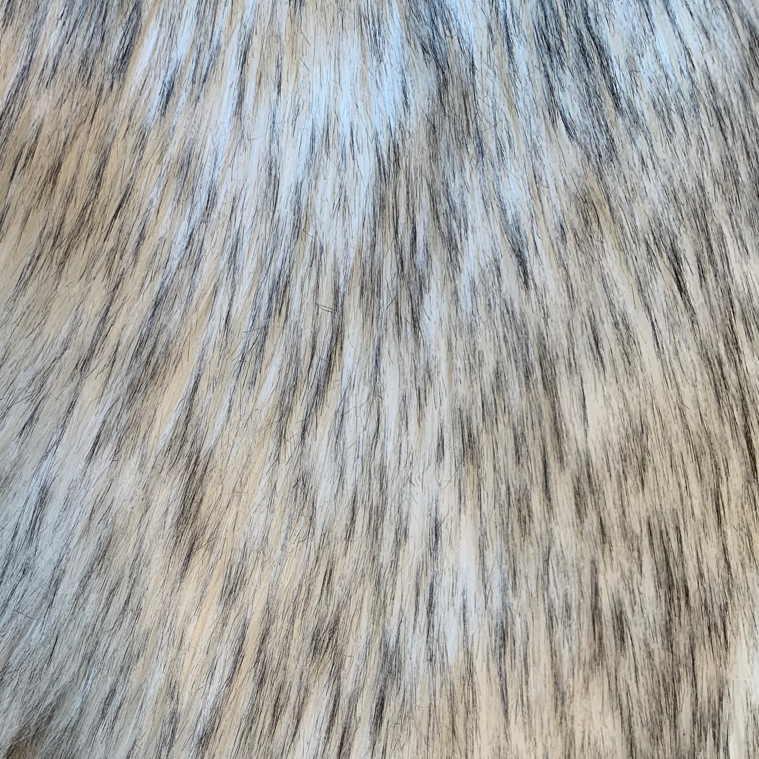 36 x 58"  Black Tip Wolf Shaggy Fur Rugs Bearskin Home Accents Rug Decor 