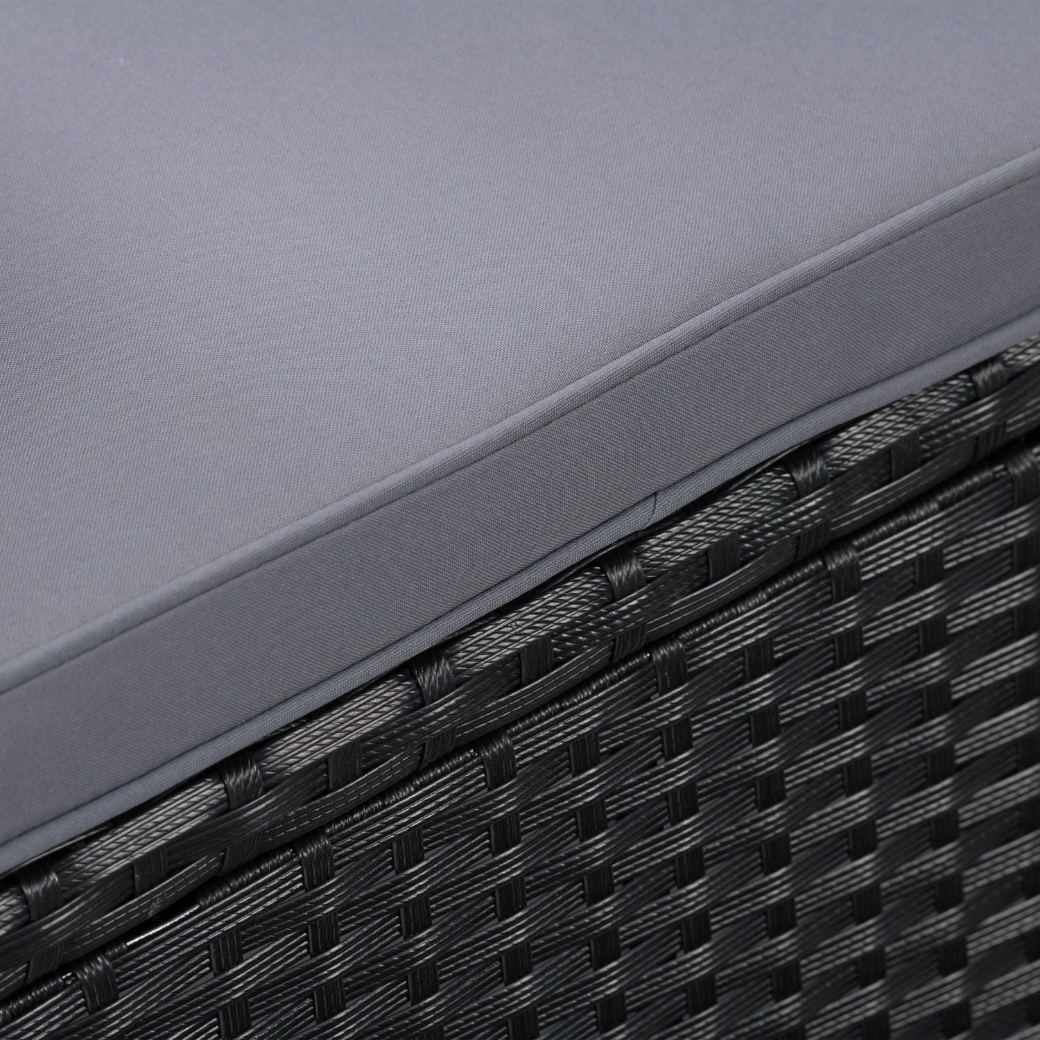 CorLiving Parksville – ensemble de 2 fauteuils de patio en résine, osier et acier, pour manger ou se détendre avec coussins gris