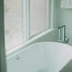 thumbnail image 2 of Película de privacidad para ventanas con patrón diagonal, adhesiva, para ventanas de vidrio en el hogar 78.74"L x 17.72"W clara, 2 of 6