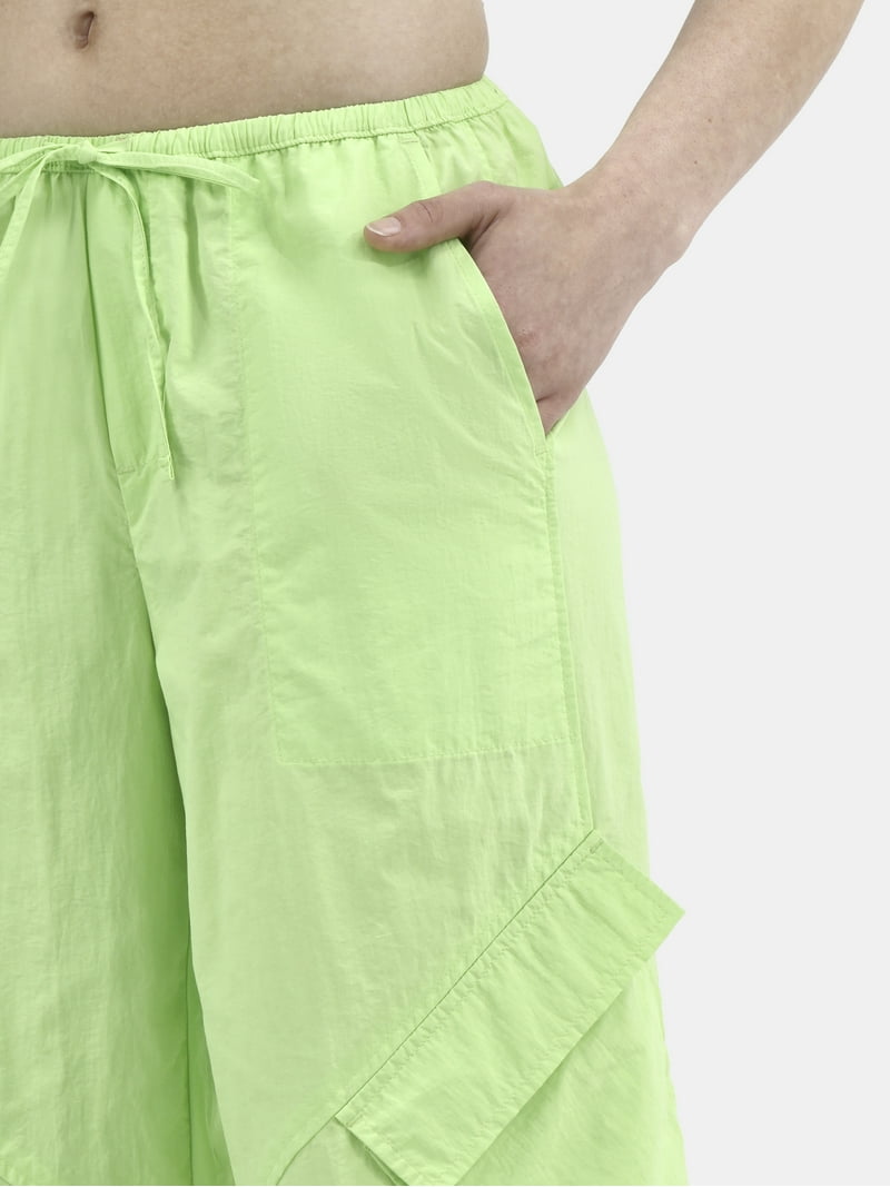 No Boundaries Women's Nylon Parachute Pants with Pockets, Relaxed