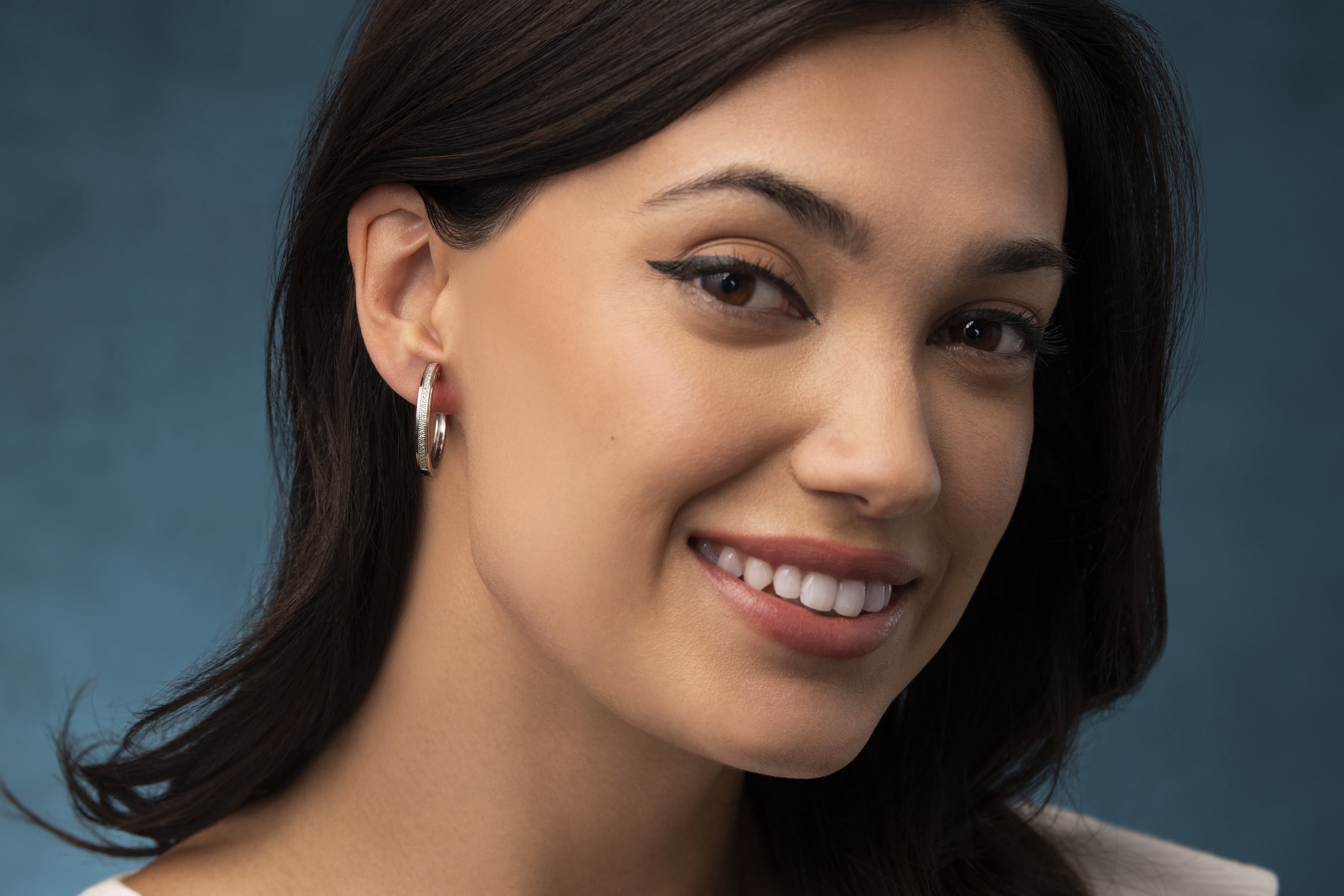 Natalia Drake 1/10 Cttw Diamond Hoop Earrings for Women in Rhodium Plated 925 Sterling Silver Color H I / Clarity I2-I3