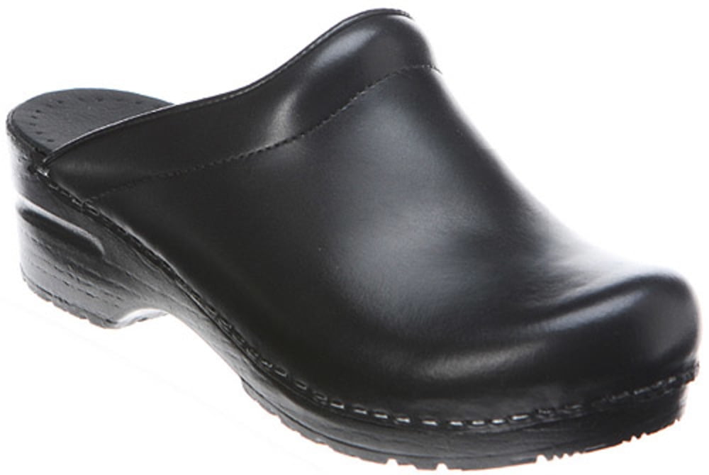 sanitas clogs clearance