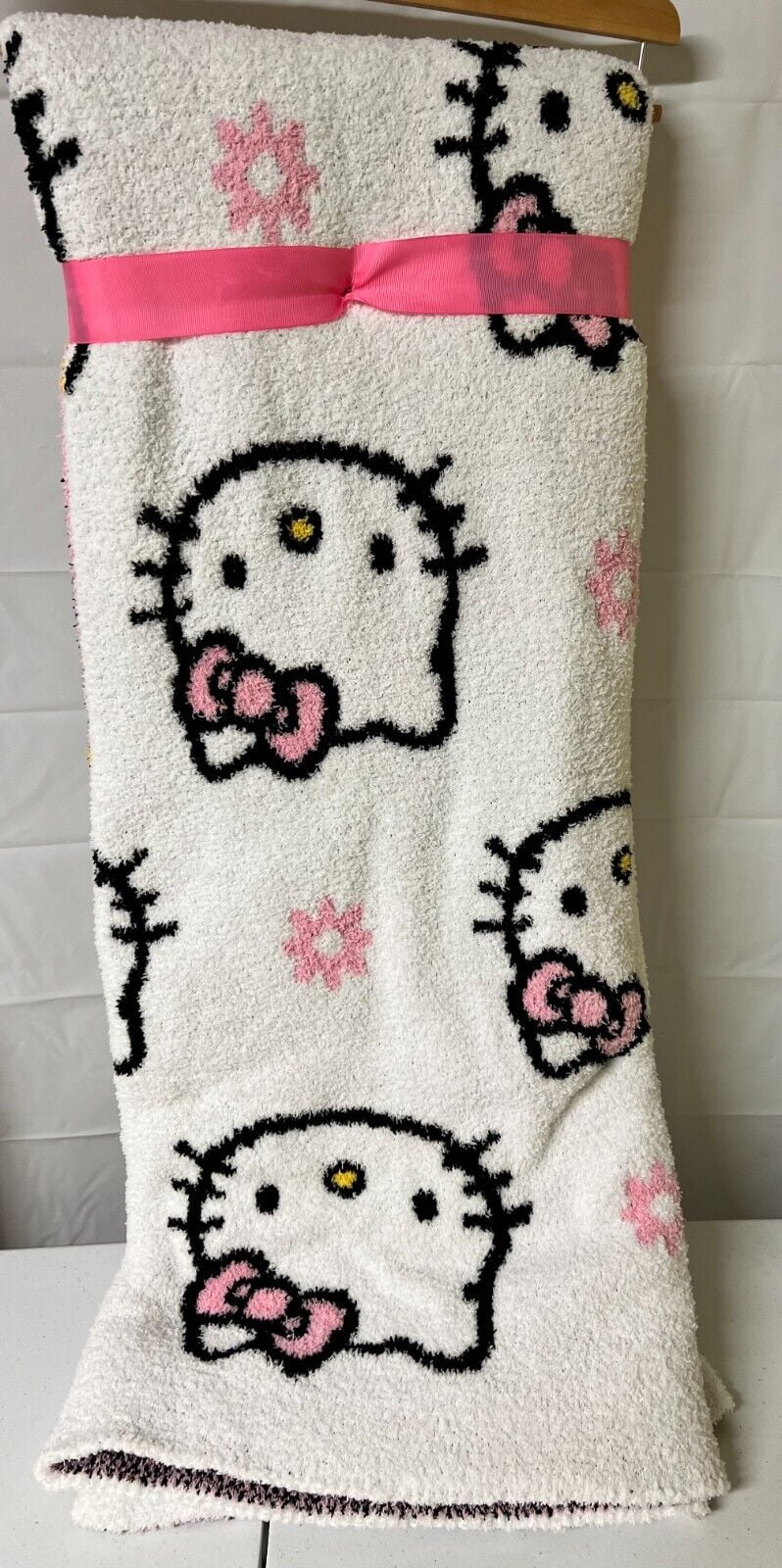 Hello Kitty spring super soft reversible throw blanket