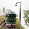 thumbnail image 4 of Injueey Modelo de poste de luz de tren con escalera, decoraciones de paisaje para el hogar, luz LED de vía férrea, lámpara de pista de un solo cabezal Artesanía Verde (Escala 1:87) Injueey HA064509-06, 4 of 6