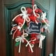 thumbnail image 2 of Inteprter Guirnalda de Navidad Puerta colgante decorativa Guirnaldas redondas Simulación Copo de nieve Pajarita Colgante de bienvenida para Hotel de Año Kits de decoración para fiestas Inteprter HA067907-00, 2 of 6