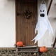 thumbnail image 4 of Calcetines de viento fantasma de Halloween, decoraciones colgantes, calcetines de viento voladores, bandera, decoraciones para árboles de Halloween al aire libre con luz LED para patio, jardín, sumini, 4 of 4