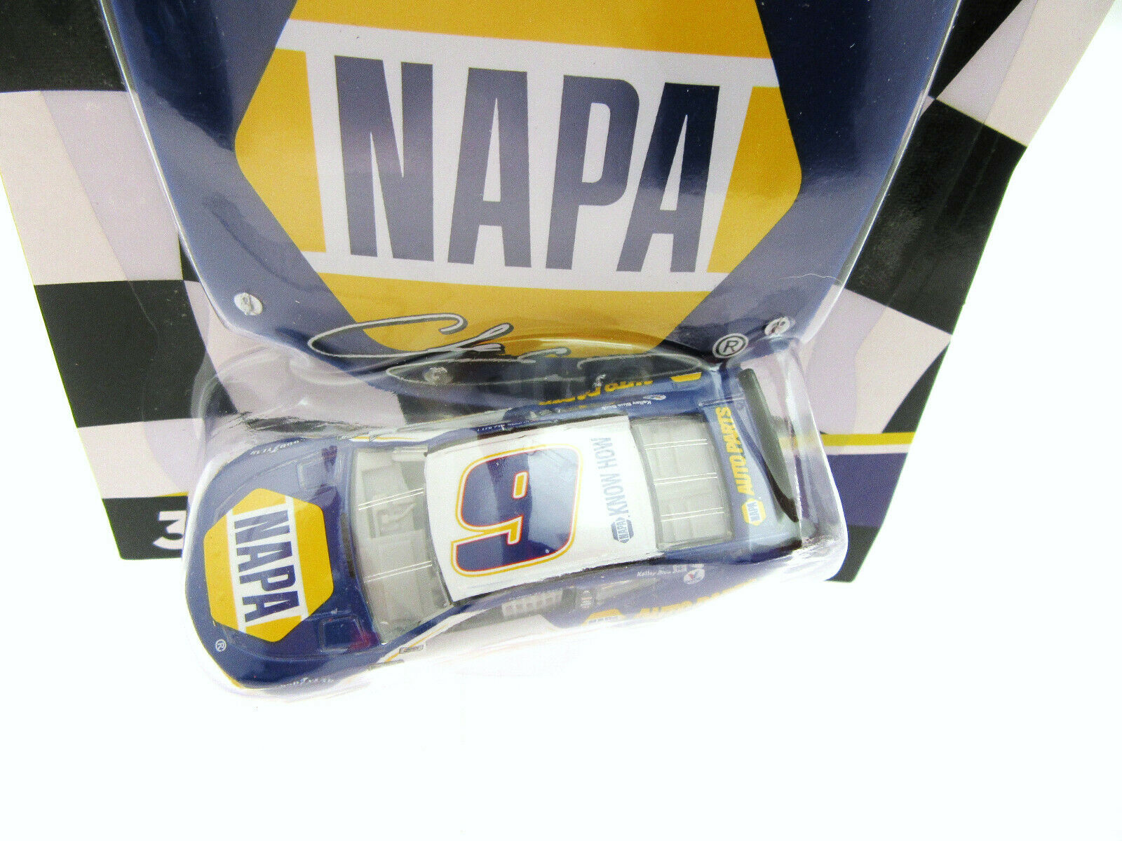 Chase Elliot ~ NAPA Auto Parts Car ~ NASCAR Authentics ~ Die Cast 1:64 Scale