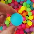 thumbnail image 4 of Paquete de 100 pelotas hinchables para niños a granel – Pelotas de goma de 30 mm para recuerdos de fiestas de cumpleaños, premios y regalos (neón), 4 of 5